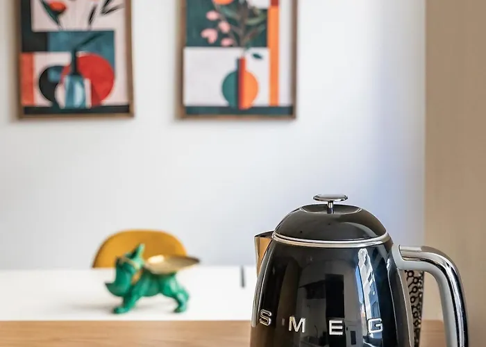 Yellow Breeze By Cozy Oporto