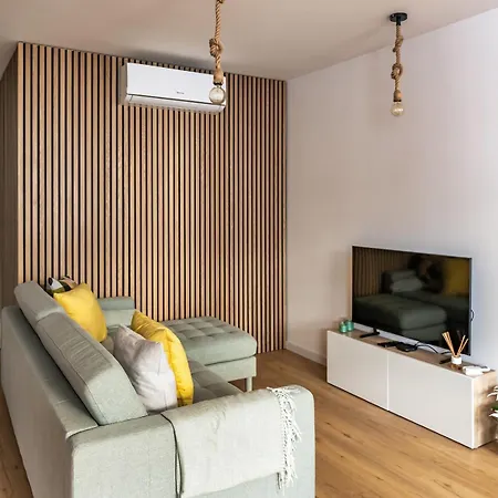 Yellow Breeze By Cozy Apartment Porto